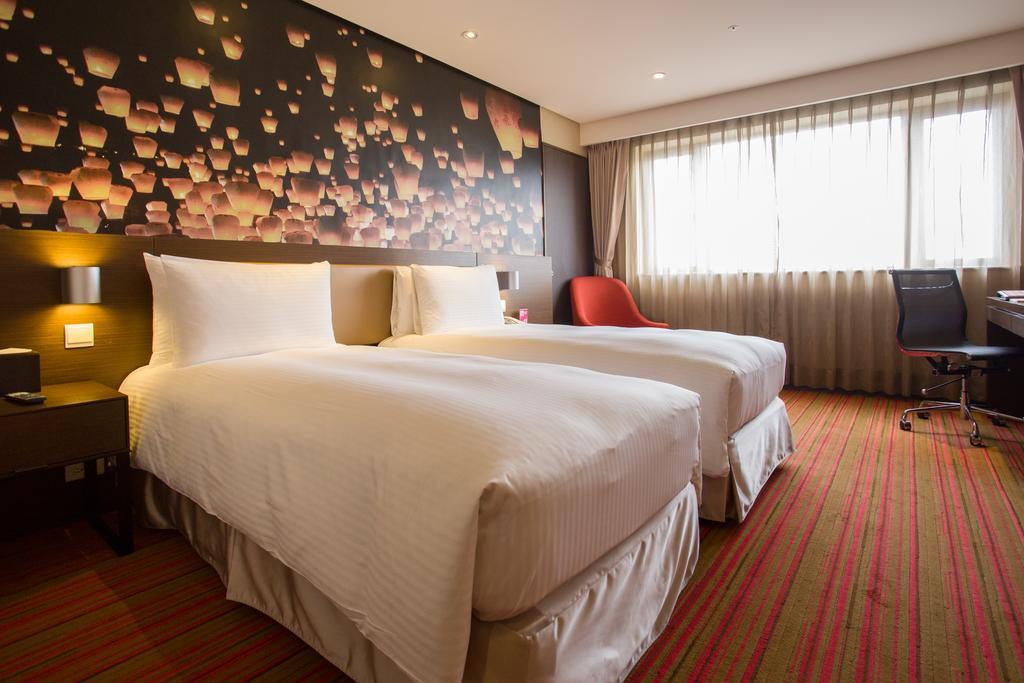 Tao Garden Hotel Таоуан Екстериор снимка
