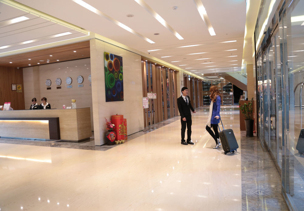 Tao Garden Hotel Таоуан Екстериор снимка