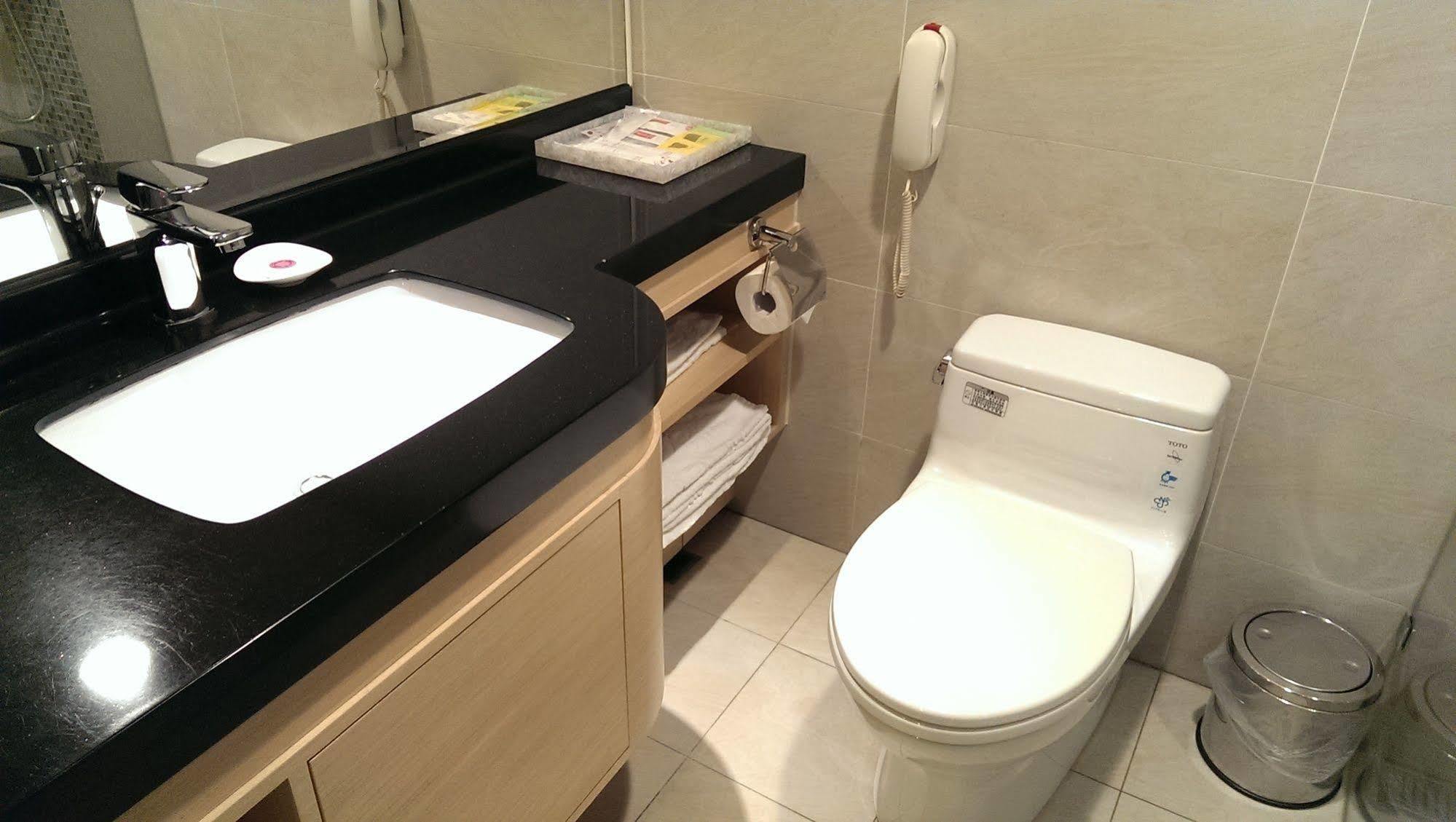 Tao Garden Hotel Таоуан Екстериор снимка